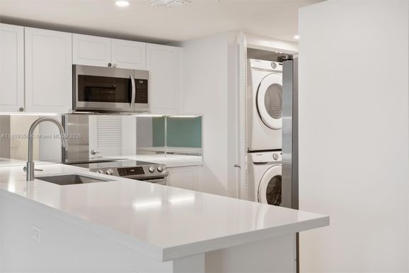 555 NE 34th St # 310, Miami FL 33137