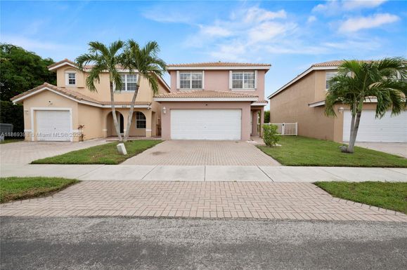 6714 NW 39th Ln, Lauderhill FL 33319