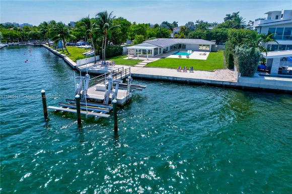 200 Harbor Dr, Key Biscayne FL 33149
