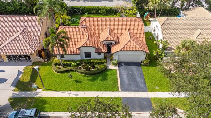 10900 NW 18th Ct, Plantation FL 33322