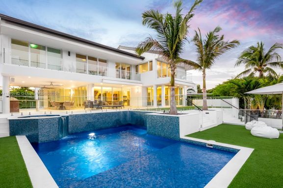 6819 Sunrise pl, Coral Gables FL 33133