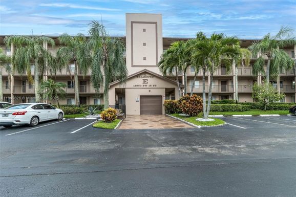 12550 SW 15th St # 205E, Pembroke Pines FL 33027