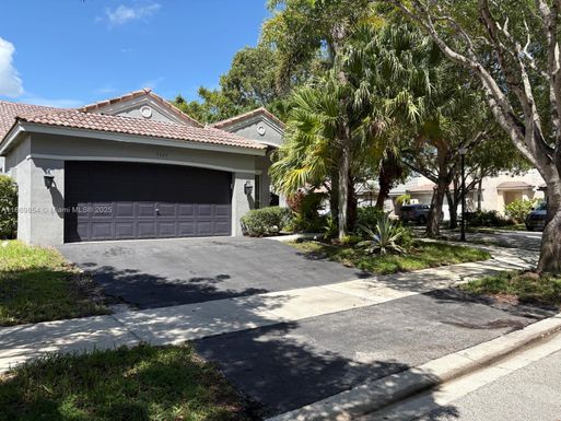 4304 Beechwood Cir, Weston FL 33331