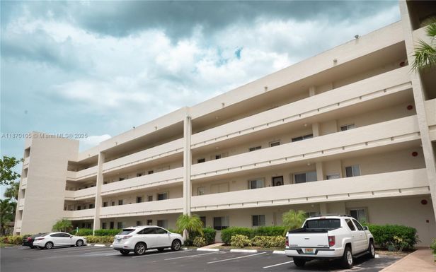 3178 Via Poinciana # 303, Lake Worth FL 33467