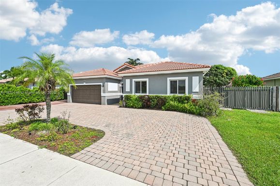 15333 SW 184th St, Miami FL 33187