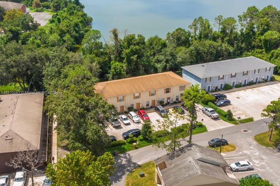 164 Bowie Lane, Kissimmee FL 34743