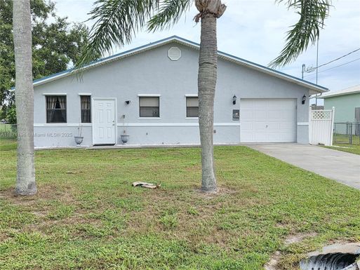1997 Hunter Road, Bulkhead Ridge FL 34974