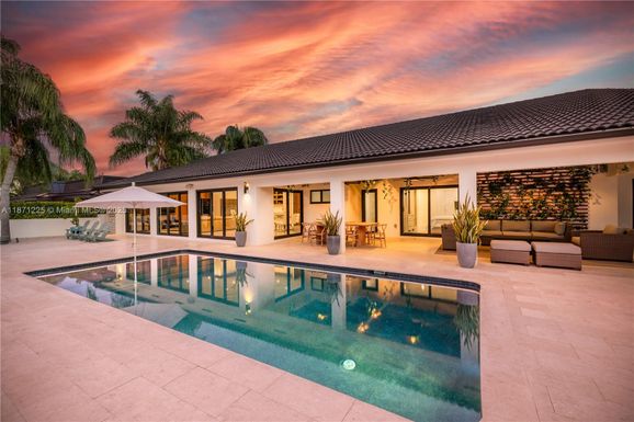 2925 NE 164th St, North Miami Beach FL 33160