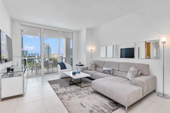 50 S Pointe Dr # 1005, Miami Beach FL 33139