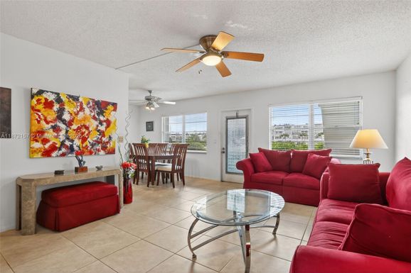 1074 Oakridge F # 1074, Deerfield Beach FL 33442