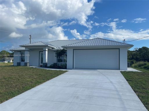 8050 Salem Circle, La Belle FL 33935