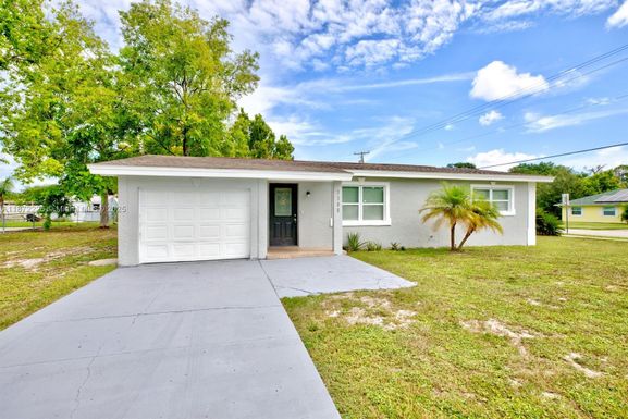 3308 Austin St, Sebring FL 33872