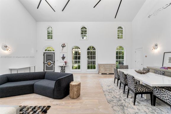431 W Rivo Alto Dr, Miami Beach FL 33139