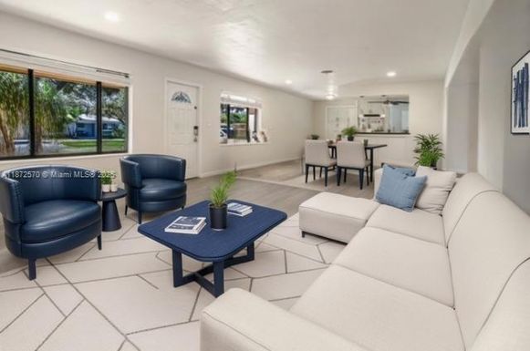 5561 SW 2nd Ct, Plantation FL 33317