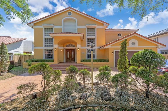 8320 NW 167th Ter, Miami Lakes FL 33016