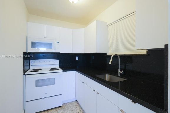 3050 NW 21st Ave # 9, Miami FL 33142