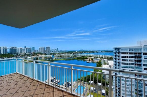 18071 Biscayne Blvd, Aventura FL 33160