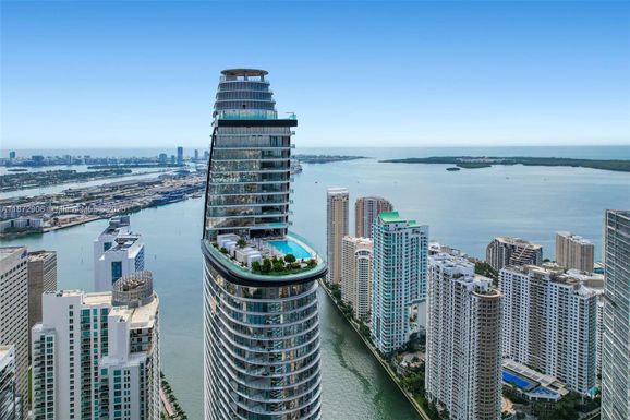 300 Biscayne Blvd Way, Miami FL 33131