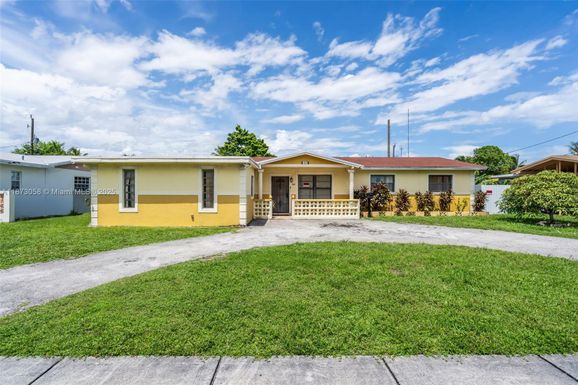 105 NE 213th St, Miami Gardens FL 33179