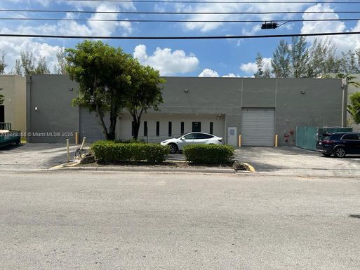 2281 NW 95th Ave, Doral FL 33172