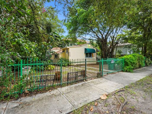 2295 SW 16th Ct, Miami FL 33145