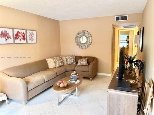 2042 Newcastle C # 2042, Boca Raton FL 33434