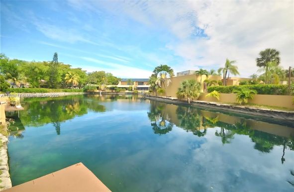 15915 Kingsmoor Way # 15915, Miami Lakes FL 33014