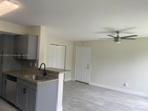 8737 NW 39th St # 8737, Sunrise FL 33351