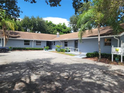 3621 NW 90th Ter, Sunrise FL 33351