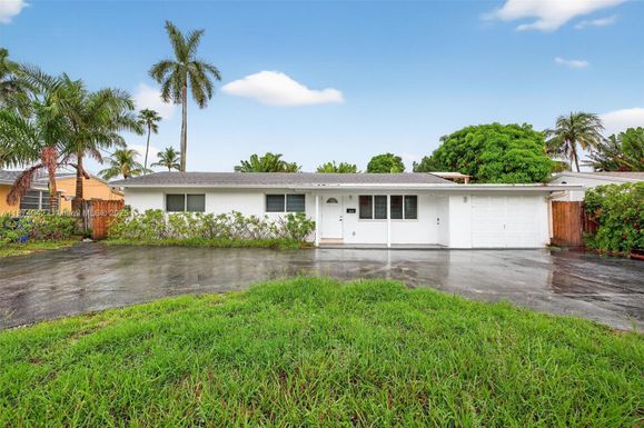 3045 NE 16th Ave, Oakland Park FL 33334