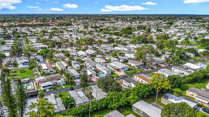 4165 S 88th Ct S, Boynton Beach FL 33436