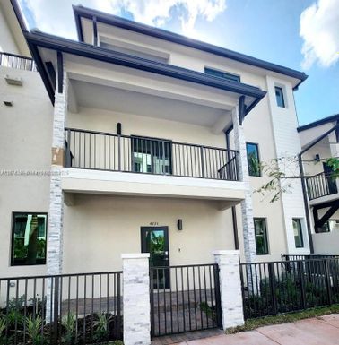 4293 NW 83rd Path, Doral FL 33166