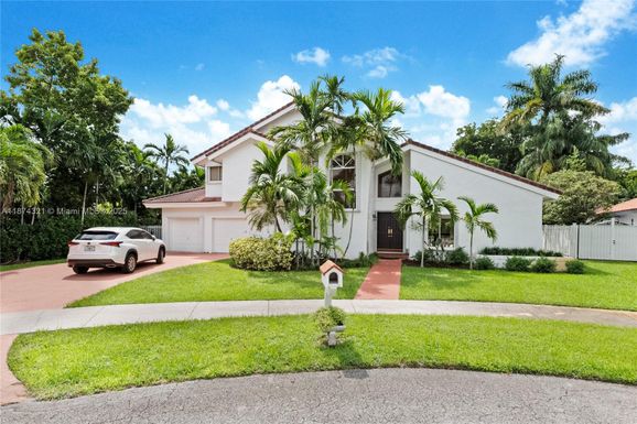 2380 NE 214th St, Miami FL 33180