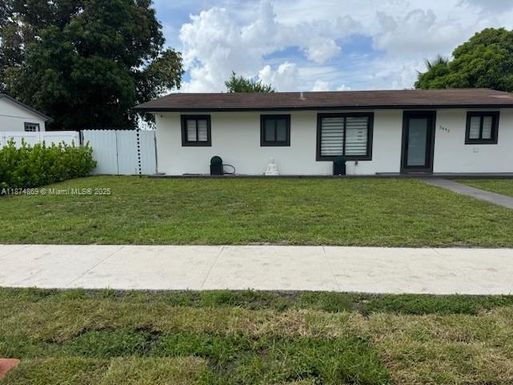 3442 NW 182nd St, Miami Gardens FL 33056