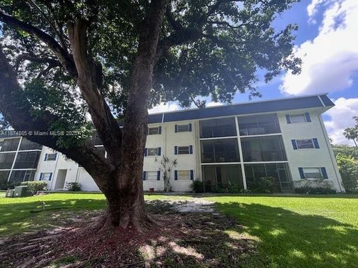 5090 SW 64th Ave # 307, Davie FL 33314
