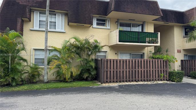 13730 SW 90TH AVE # 8, Miami FL 33176