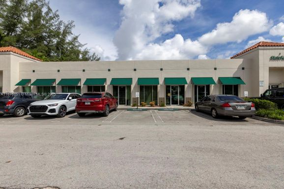 6181 Miami Lakes Dr E, Miami Lakes FL 33014