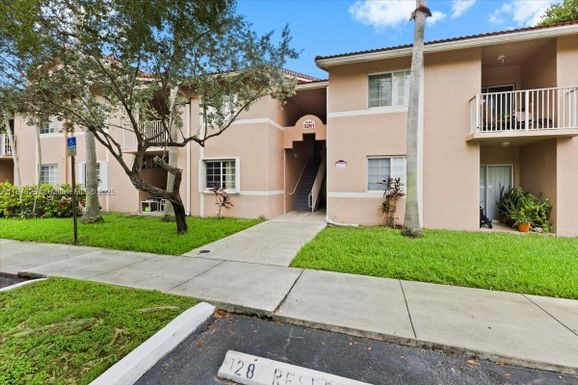 3261 Sabal Palm Mnr # 206, Davie FL 33024