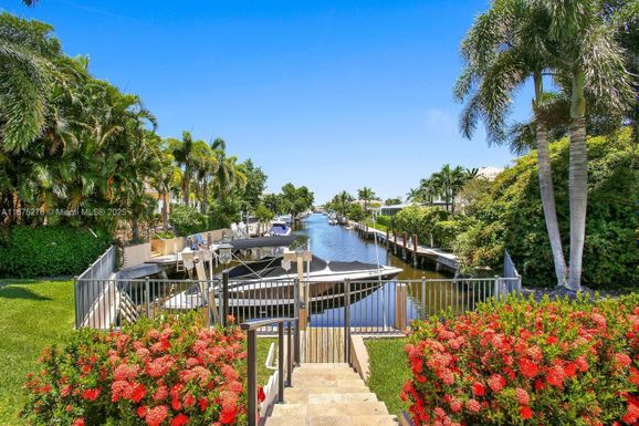 7050 NE 7th Ave, Boca Raton FL 33487