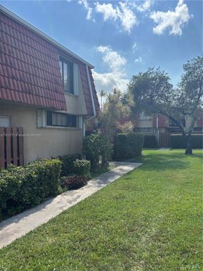 8353 Trent Ct # A, Boca Raton FL 33433