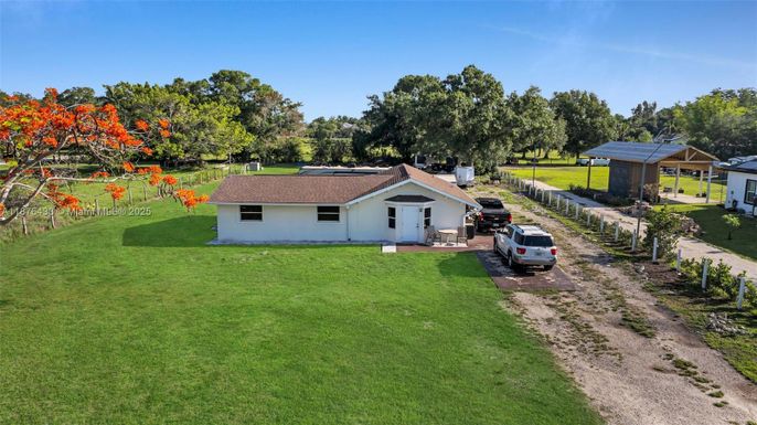 10651 Marie St., Fort Myers FL 33905