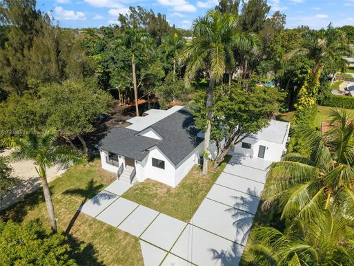 4800 SW 61st Ave, Davie FL 33314