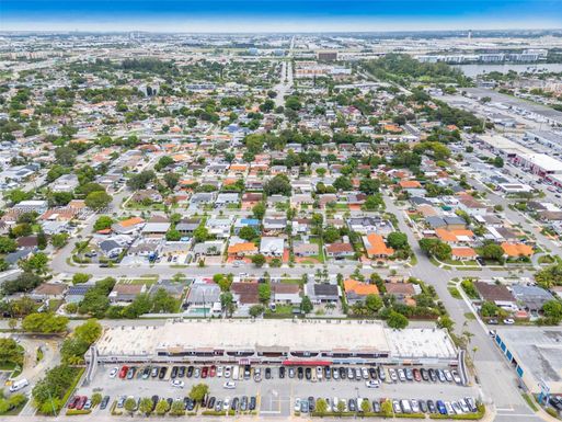 7147 SW 8th St, Miami FL 33144