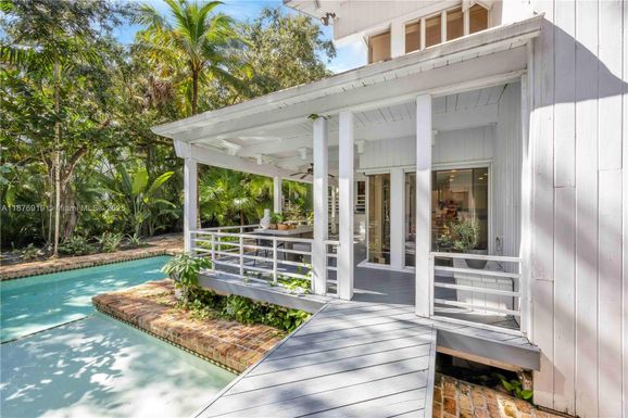 5600 Oakwood Ln, Coral Gables FL 33156
