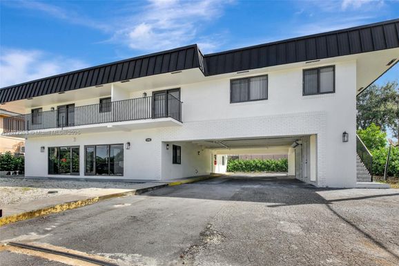 5980 SW 40th Ave, Dania Beach FL 33312