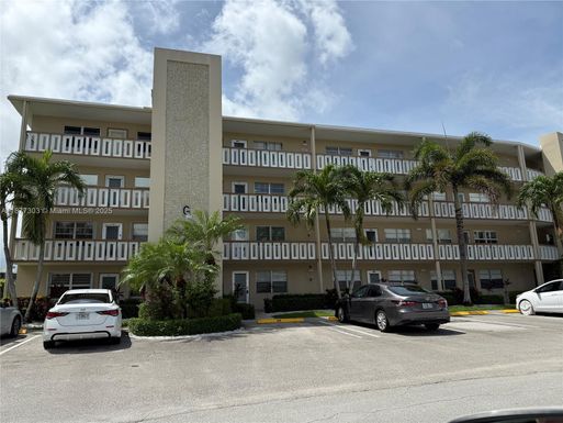 423 Wellington G # 423, West Palm Beach FL 33417