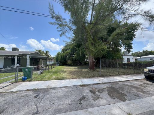 1456 NW 57th St, Miami FL 33142