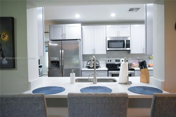 4401 NW 45th St, Tamarac FL 33319