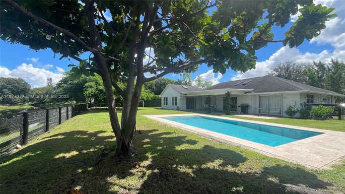 1396 Northampton Ter, Wellington FL 33414