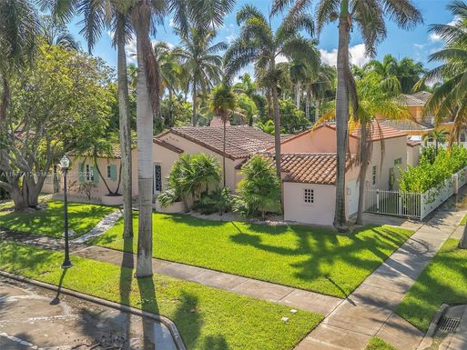 856 Tyler St, Hollywood FL 33019